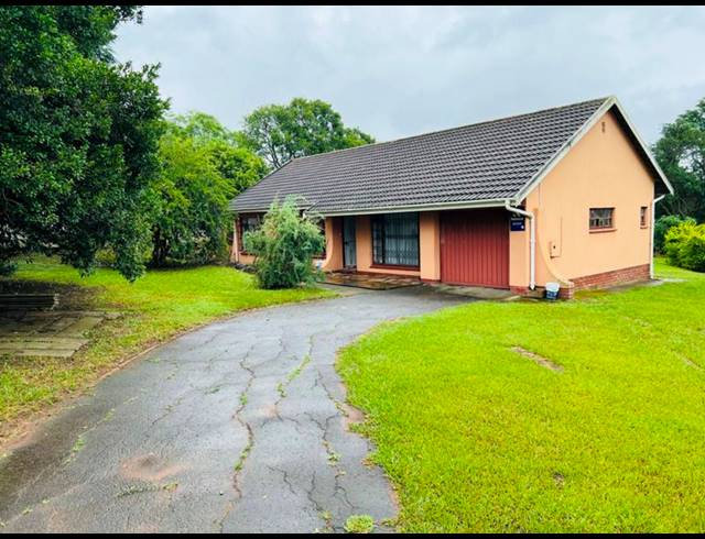 3 BEDROOM HOUSE FOR SALE IN BISLEY
